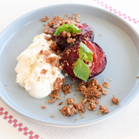 Roasted Plum With Oat Crumble